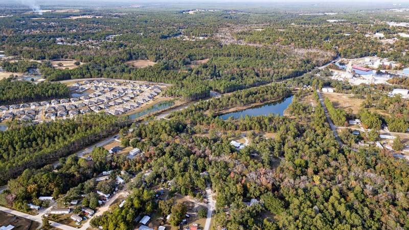 3 bedroom Mobile Home at 78 April Court, April ct, Freeport — photo 3
