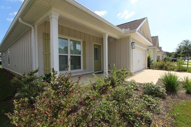 3 bedroom Detached Single Family at 454 Lightning Bug Lane, Hammock Bay-Firefly, Freeport — photo 1