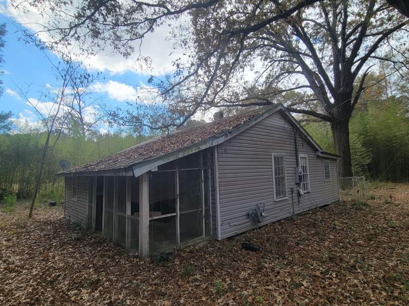 2 bedroom Detached Single Family at 228 Double Bridge Road, Laurel Hill, Laurel Hill — photo 5