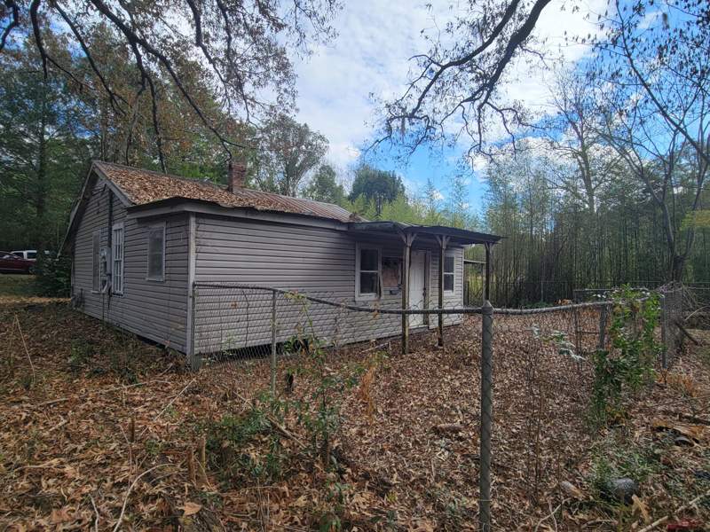 2 bedroom Detached Single Family at 228 Double Bridge Road, Laurel Hill, Laurel Hill — photo 2