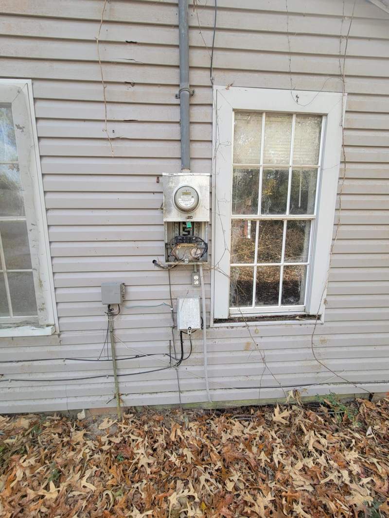 2 bedroom Detached Single Family at 228 Double Bridge Road, Laurel Hill, Laurel Hill — photo 3