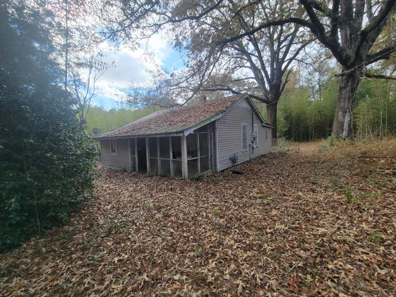 2 bedroom Detached Single Family at 228 Double Bridge Road, Laurel Hill, Laurel Hill — photo 4