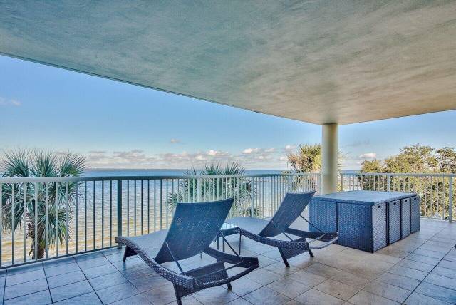 Destin West Heron