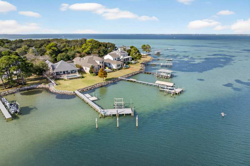 3 bedroom Detached Single Family at 901 Peacocks Point Drive, Peacocks Point Replat, Destin — photo 1