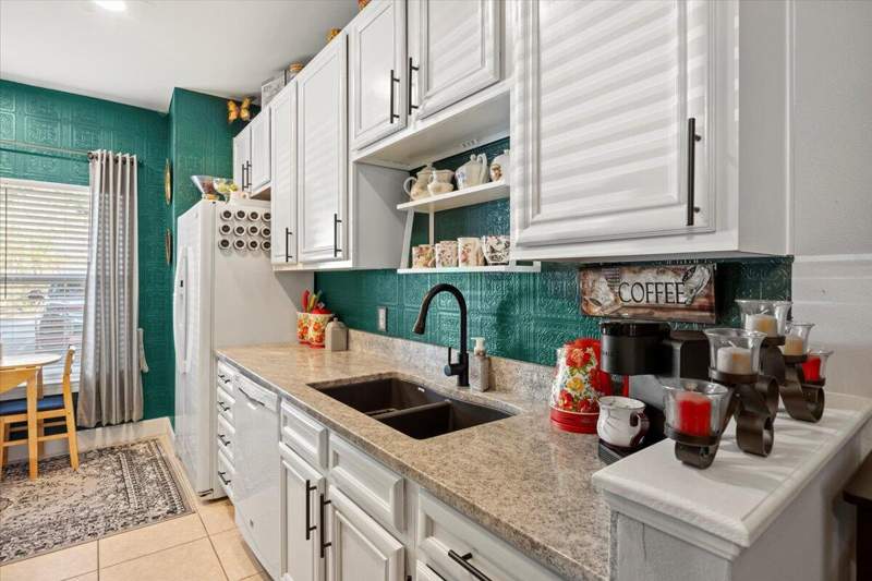 2 bedroom Townhouse at 15284 331 Business Highway #Unit 12A, Palms Of Freeport, Freeport — photo 4