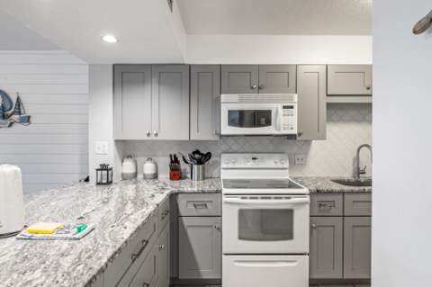 1114 Santa Rosa Boulevard #309, Fort Walton Beach FL - photo 20 of 52