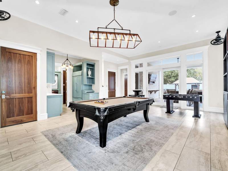 8 bedroom Detached Single Family at 71 Dolphin Street, Crystal Beach, Destin — photo 4