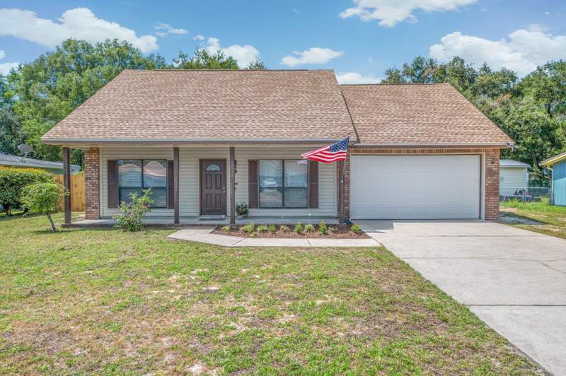 4 bedroom Detached Single Family at 38 NW Poulton Drive, Viking Manor Ph 1, Fort Walton Beach — photo 2