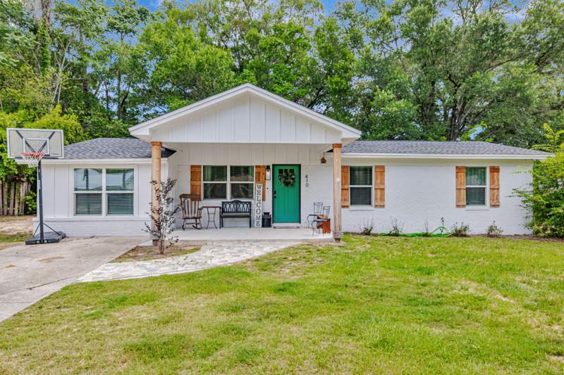 4 bedroom Detached Single Family at 410 James Avenue, Valparaiso Plat 16, Valparaiso — photo 3