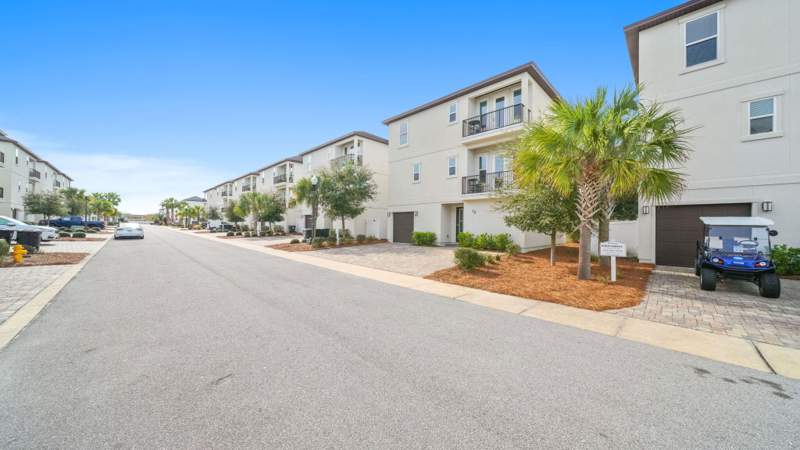 4 bedroom Detached Single Family at 72 Ciboney Street, Hidden Palms, Miramar Beach — photo 4