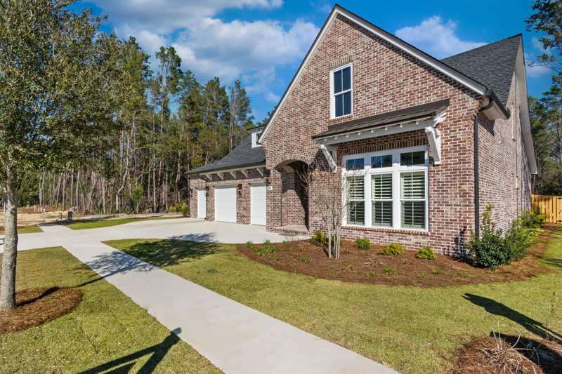 3 bedroom Detached Single Family at 132 Shimmer Circle, Hammock Bay, Freeport — photo 1