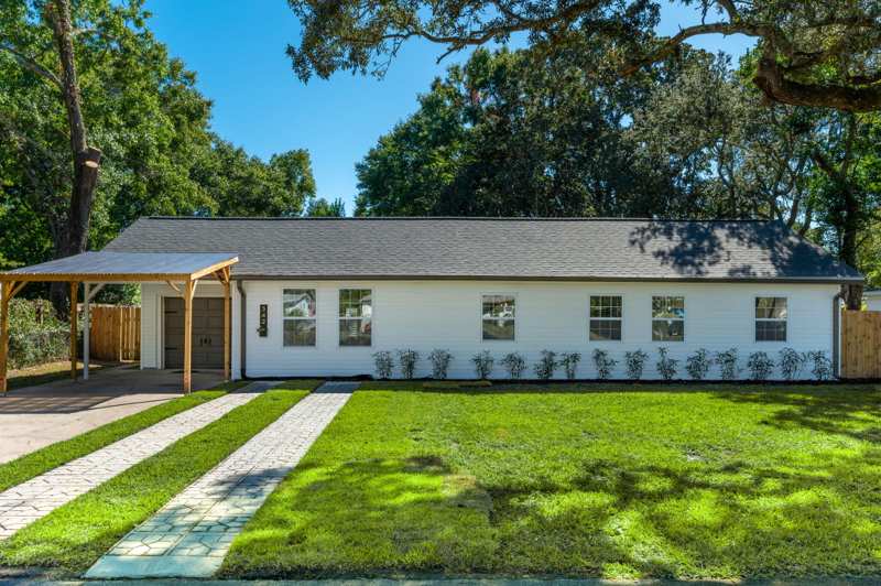 4 bedroom Detached Single Family at 342 SE Hollywood Boulevard, Elliotts Point, Fort Walton Beach — photo 1