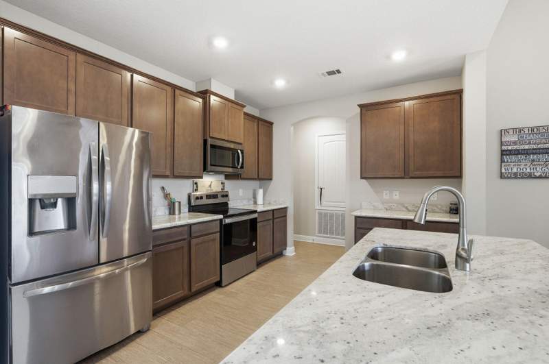 3 bedroom Detached Single Family at 334 Tournament Lane, Windswept Estates, Freeport — photo 4