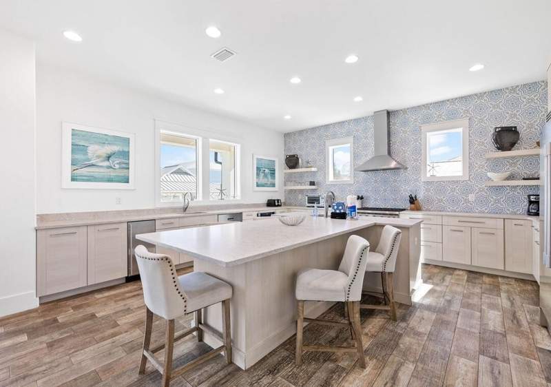 8 bedroom Detached Single Family at 151 Snowdrift Road, Snow Drift Beach, Miramar Beach — photo 5