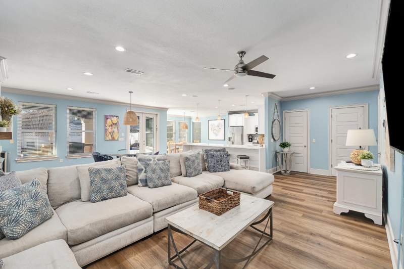 9 bedroom Detached Single Family at 92 Woodward Street, Crystal Beach, Destin — photo 4