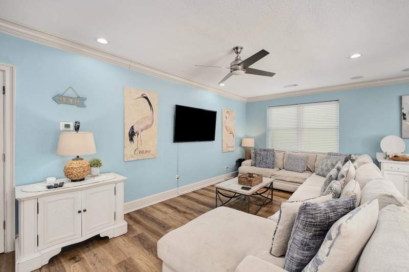 9 bedroom Detached Single Family at 92 Woodward Street, Crystal Beach, Destin — photo 5
