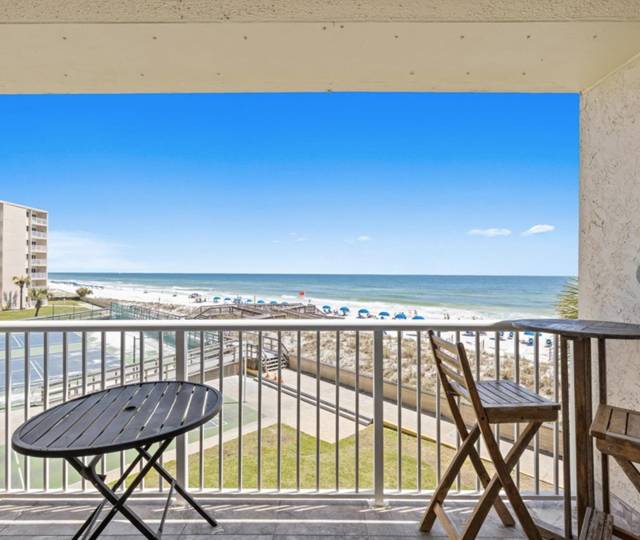 Holiday Surf & Racquet Club