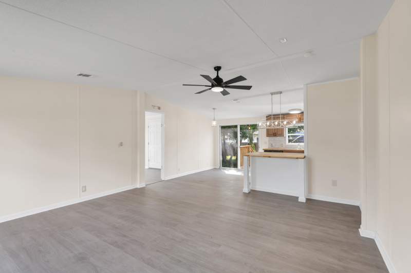 2 bedroom Manufactured Home at 244 Paschel Avenue, Casa Loma S/D 1st Addn, Mary Esther — photo 2