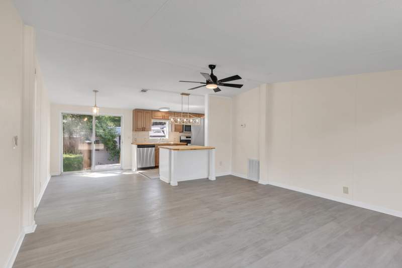2 bedroom Manufactured Home at 244 Paschel Avenue, Casa Loma S/D 1st Addn, Mary Esther — photo 4