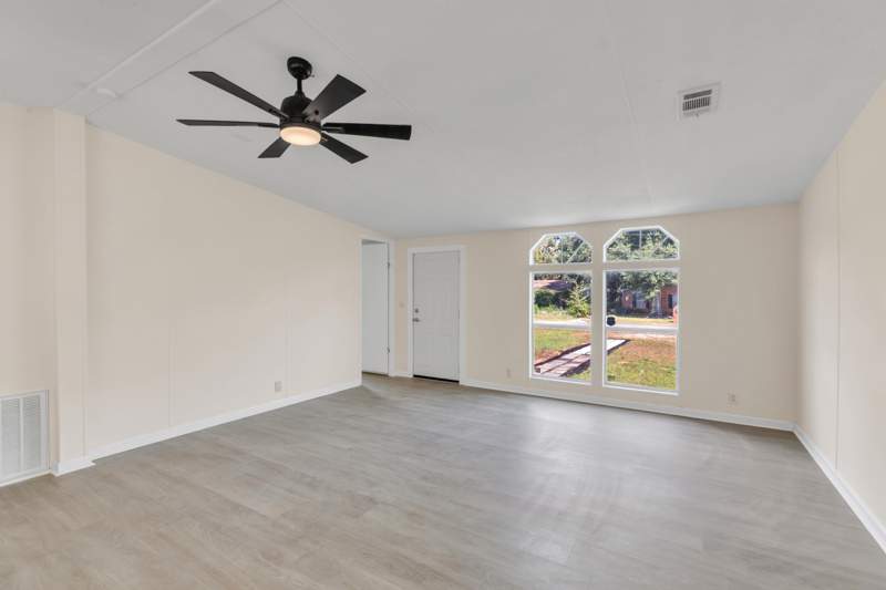 2 bedroom Manufactured Home at 244 Paschel Avenue, Casa Loma S/D 1st Addn, Mary Esther — photo 5