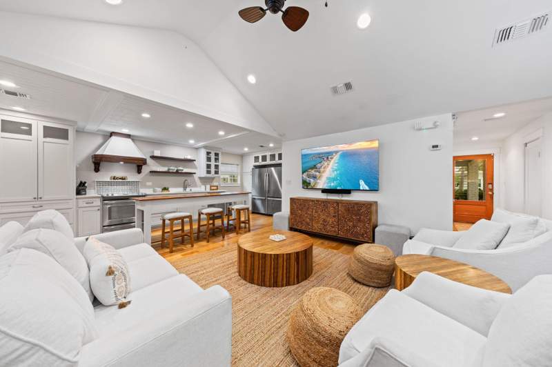 4 bedroom Detached Single Family at 189 N Beach Drive, Gulf Pines, Miramar Beach — photo 4