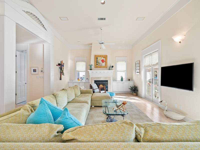 4 bedroom Detached Single Family at 338 Rue Caribe, Caribe, Miramar Beach — photo 4