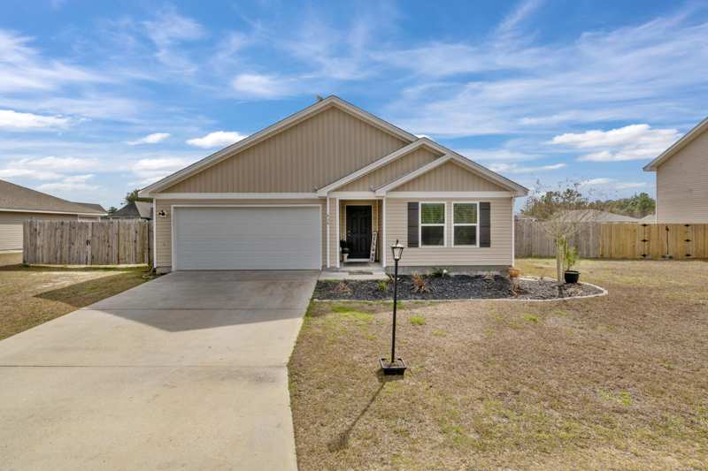 4 bedroom Detached Single Family at 434 Graysen Lane, Sawmill Court, DeFuniak Springs — photo 1