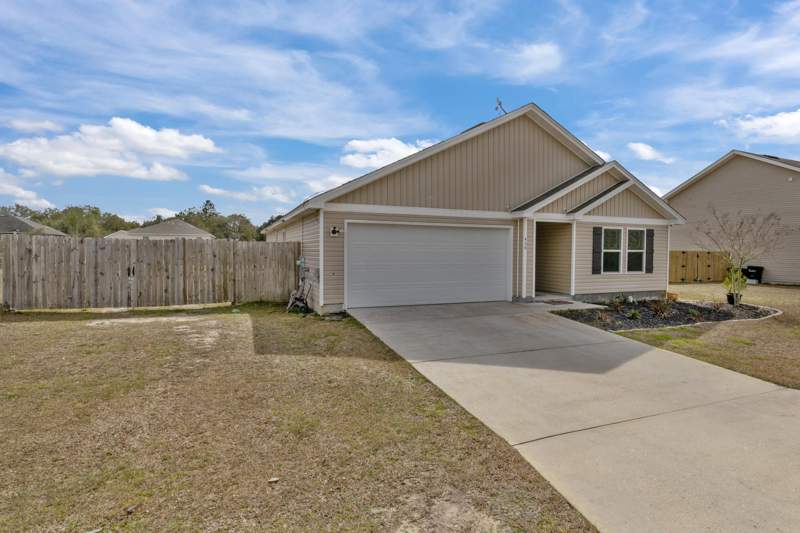 4 bedroom Detached Single Family at 434 Graysen Lane, Sawmill Court, DeFuniak Springs — photo 3