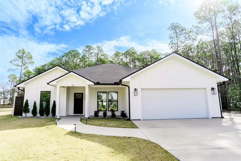 4 bedroom Detached Single Family at 192 Bayou Circle, Emerald Shores, Freeport — photo 2