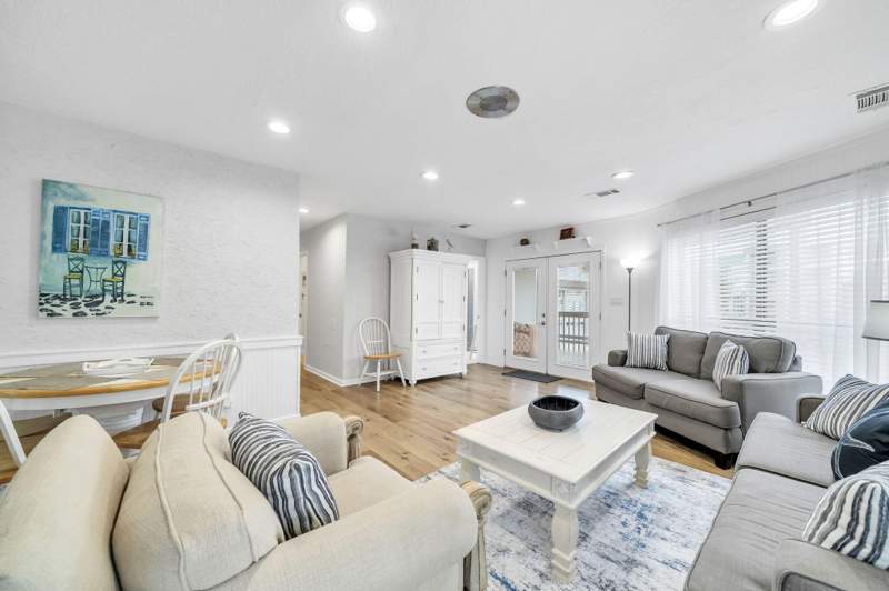 4 bedroom Detached Single Family at 621 Choctaw Drive, Holiday Isle, Destin — photo 5