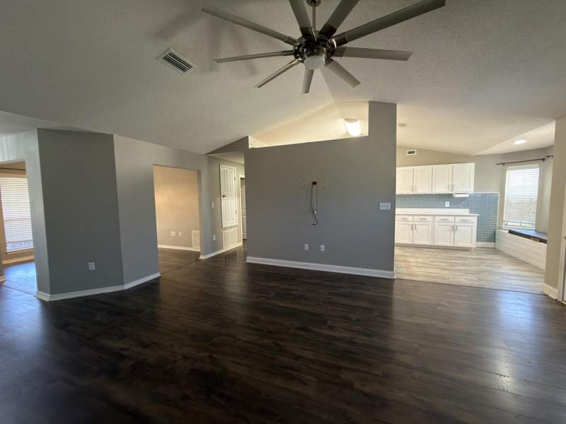 4 bedroom Detached Single Family at 2673 Paddock Circle, Silver Oaks Ph 2, Crestview — photo 4