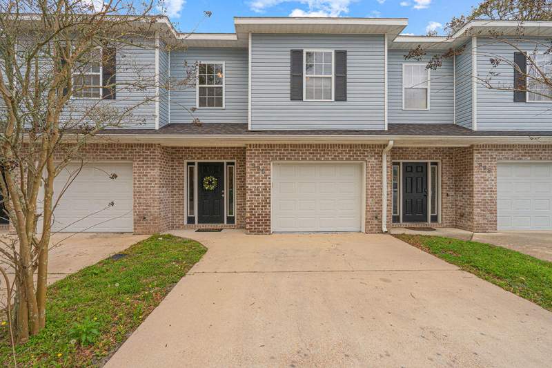 4 bedroom Townhouse at 996 Leigh Ann Lane, Savannah Heights T/H, Fort Walton Beach — photo 2
