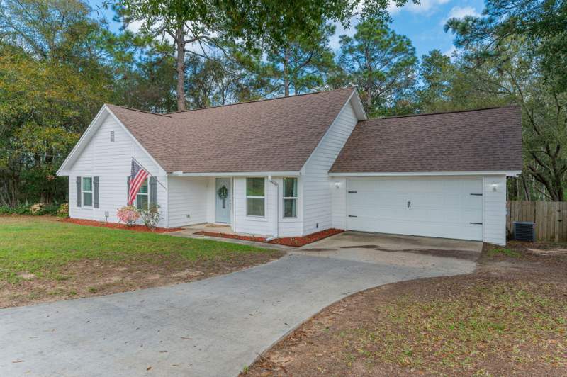 3 bedroom Detached Single Family at 2751 Keats Drive, Page Place 2, Crestview — photo 2