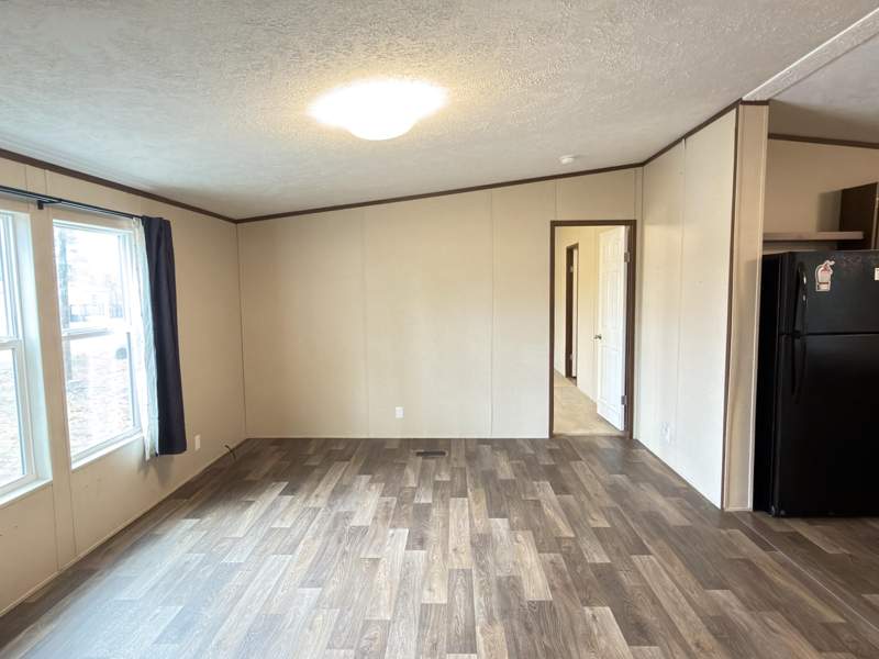 4 bedroom Mobile Home at 268 E Violet Lane, Oakwood Hills Unit 3, DeFuniak Springs — photo 2