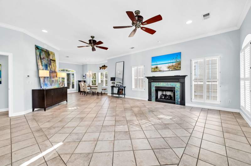 4 bedroom Detached Single Family at 17 Sandy Dune Circle, Emerald Dunes, Miramar Beach — photo 5