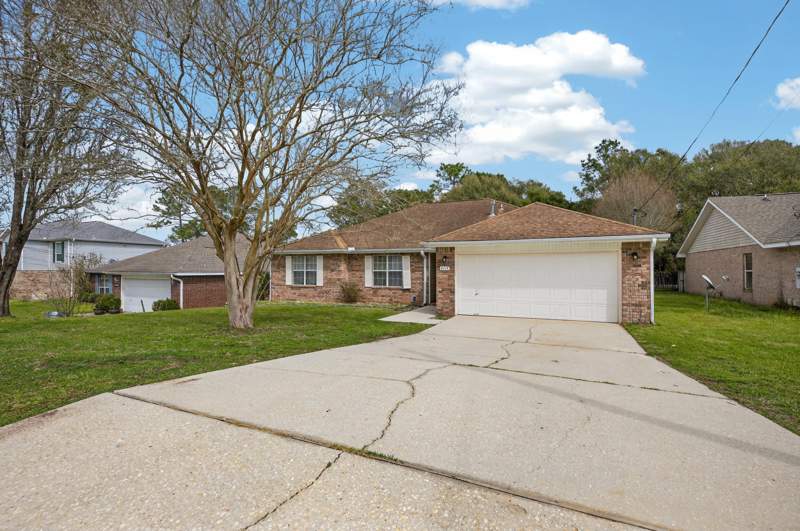 4 bedroom Detached Single Family at 4717 Whitewater Lane, Sugar Creek S/D, Crestview — photo 3