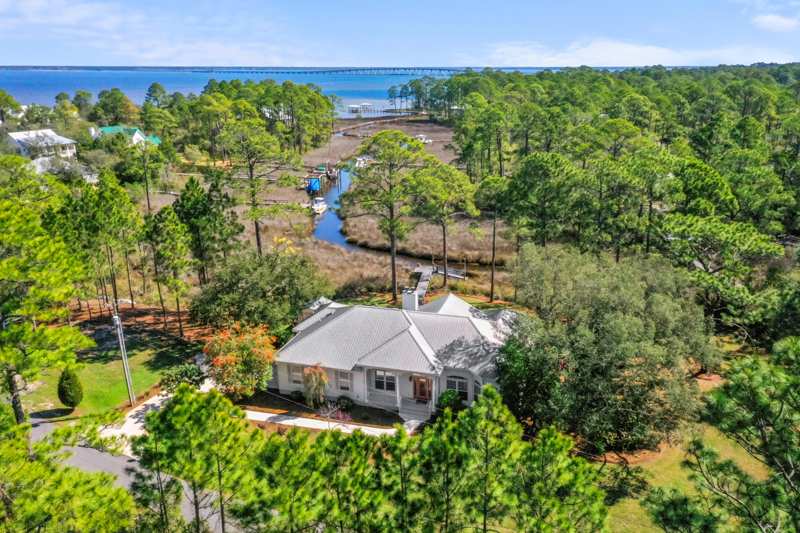 3 bedroom Detached Single Family at 252 Pisces Drive, Bay Pine Shores, Santa Rosa Beach — photo 1