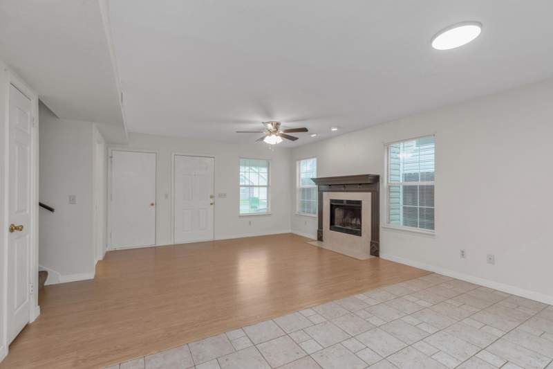 3 bedroom Detached Single Family at 1708 Colonial Court, Charleston, Fort Walton Beach — photo 4