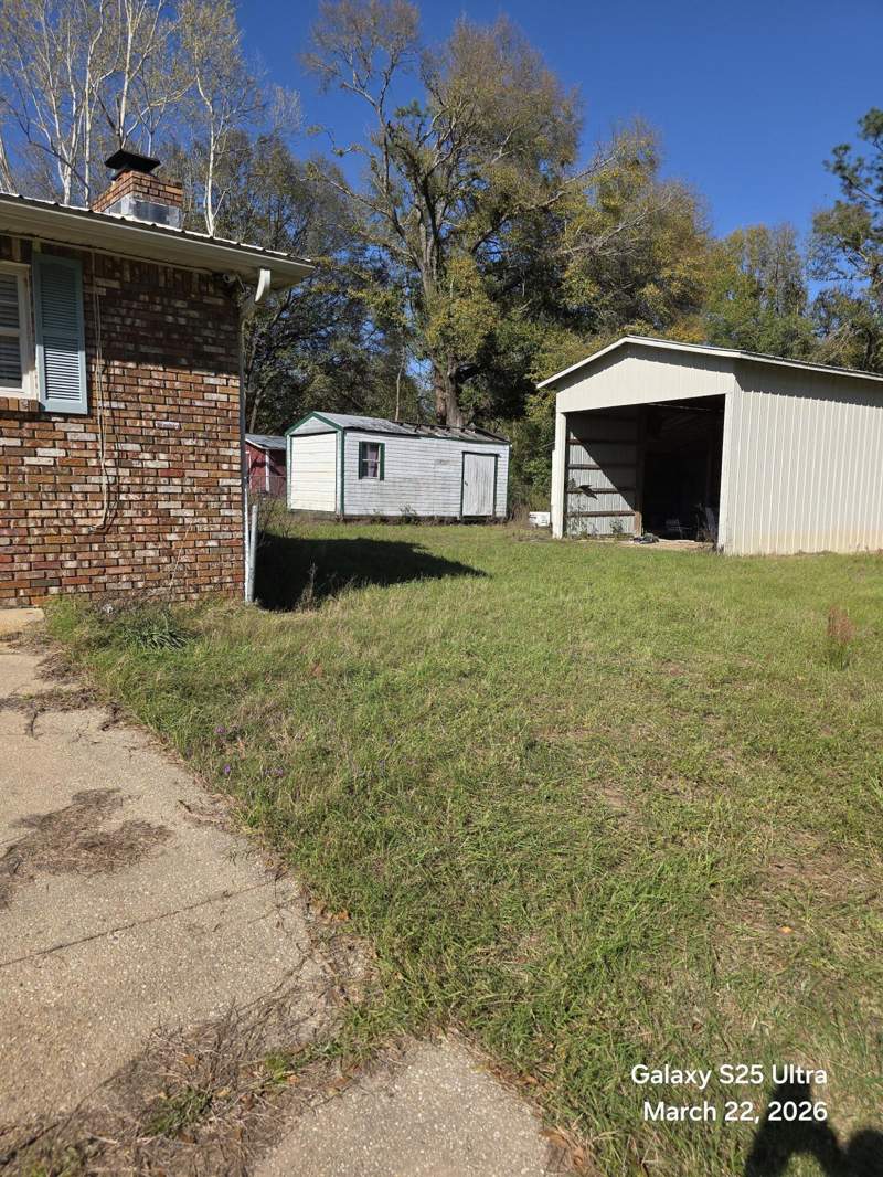 3 bedroom Detached Single Family at 697 E Long Drive, Crestview, Crestview — photo 4
