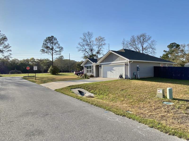 3 bedroom Detached Single Family at 3101 Van Day Way, The Grove, Crestview — photo 3