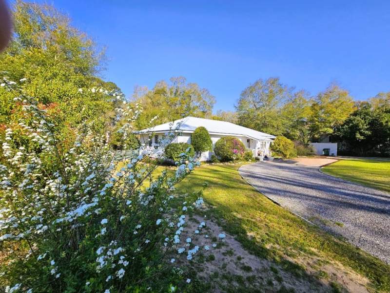3 bedroom Detached Single Family at 164 S 13Th Street, Metes & Bounds, DeFuniak Springs — photo 2