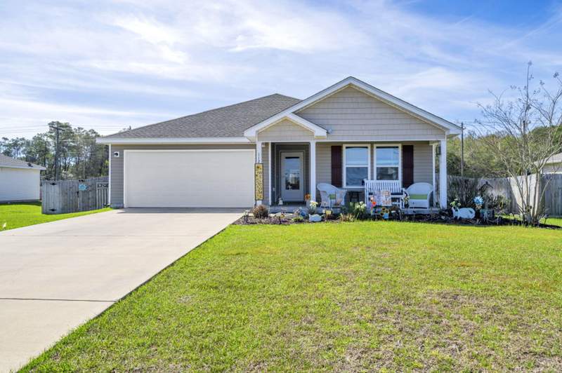 4 bedroom Detached Single Family at 112 Mikaela Avenue, Pinehurst Estates, DeFuniak Springs — photo 2