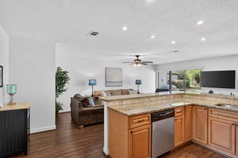 559 Augusta Drive ## 11501, Miramar Beach FL - photo 8 of 40