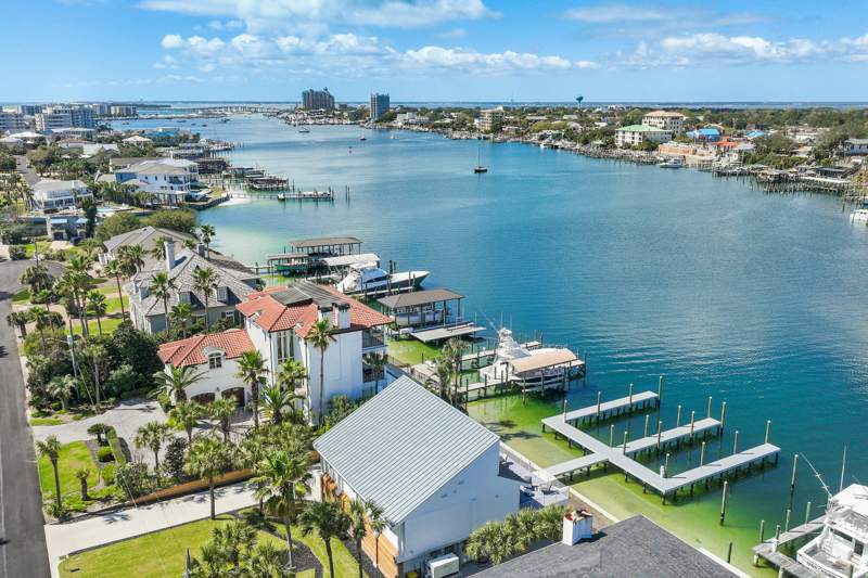 4 bedroom Detached Single Family at 609 Lagoon Drive, Holiday Isle, Destin — photo 4