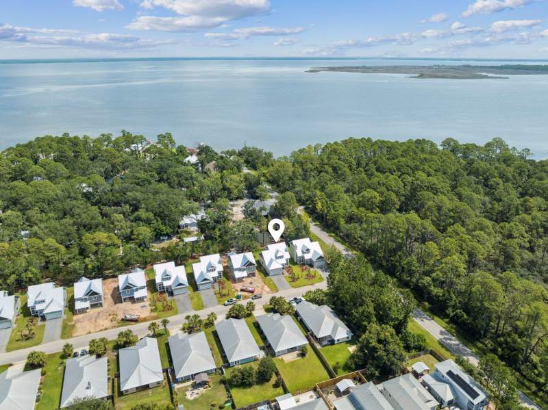 4 bedroom Detached Single Family at 2025 W Hewett Road, Eagle Bay, Santa Rosa Beach — photo 2
