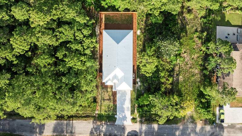 4 bedroom Detached Single Family at 42 Central 8Th Street, Town Of Santa Rosa, Santa Rosa Beach — photo 5