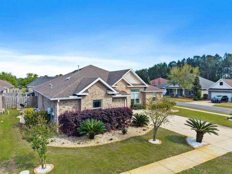 4 bedroom Detached Single Family at 14 Madiera Drive, Hammock Bay, Freeport — photo 3