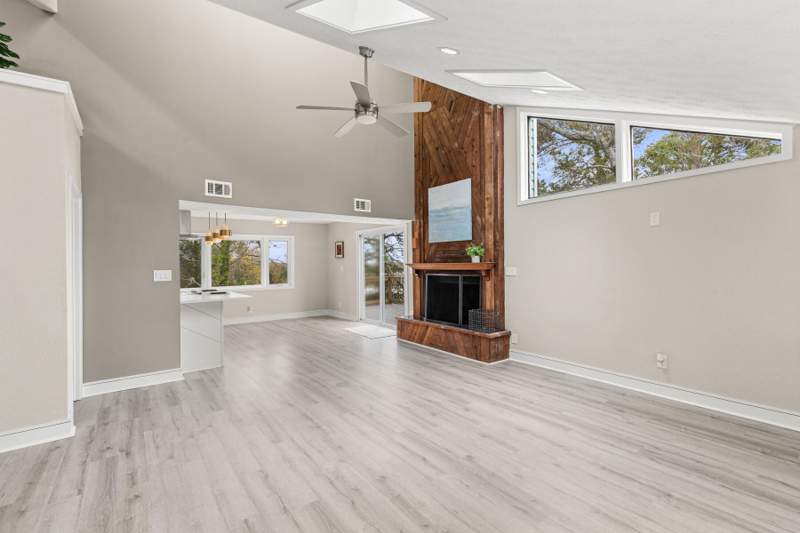 4 bedroom Detached Single Family at 301 Summit Drive, Beaconview, Destin — photo 5