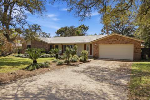 157 Country Club Road, home for sale in Shalimar 32579