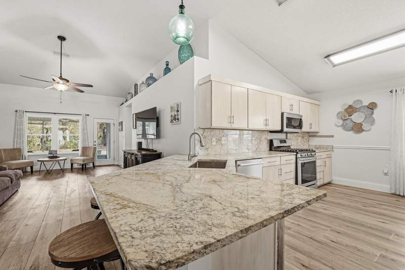 4 bedroom Detached Single Family at 475 Sandy Cay Drive, Paradise Retreat, Miramar Beach — photo 5